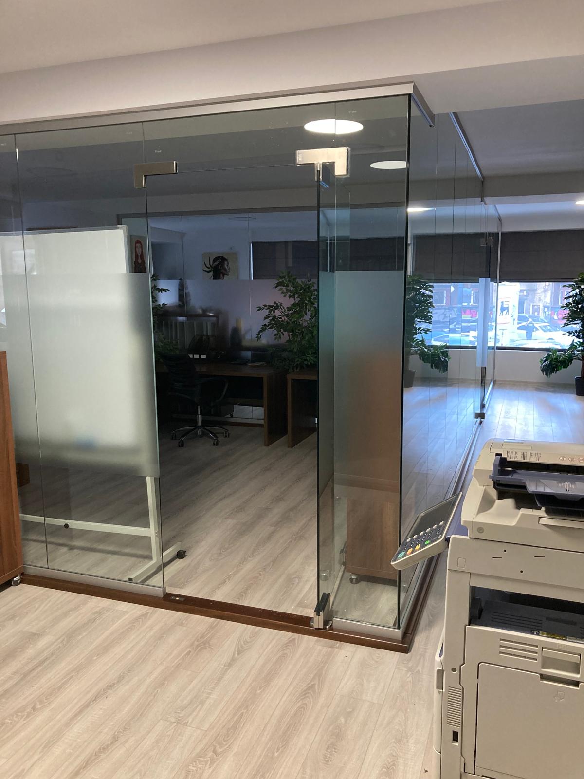 Compartimentare sticlă